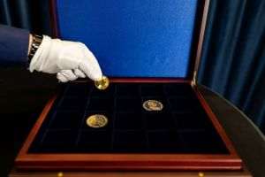 Interesul pentru aur creşte în România: investitorii compară aurul fizic, digital şi ETF-urile