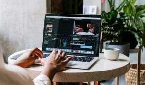 TradeVille: Adobe îşi extinde segmentul de inteligenţă artificială