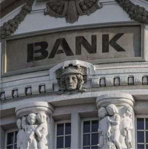 Vor începe băncile centrale un nou ciclu de creştere a dobânzilor anul viitor?