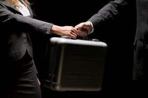 Agenţia anticorupţie din Ucraina acuză parlamentari de luare de mită 