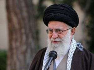 Khamenei afirmă că Trump că este ”vinovat de victimele manifestaţiilor” din Iran