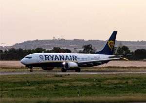 TradeVille: Ryanair - un trimestru reuşit, cu amendă la bord