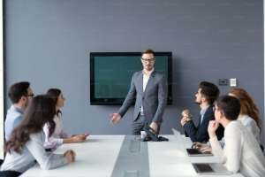 Adaptarea ca strategie: gestionarea riscului şi captarea valorii