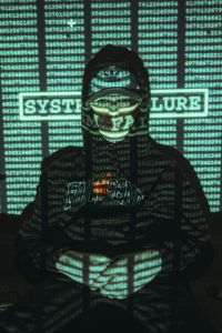 Comisia SRI avertizează asupra ameninţărilor fragmentate şi măsurilor proporţionale