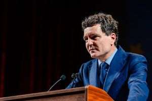 Nicuşor Dan: "Comisia va propune scăderea preţului energiei şi un sistem unic pentru companii"