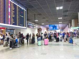 Vola: „Preţul biletelor de avion a scăzut cu 5,7% faţă de anul trecut”