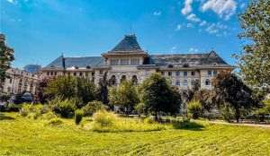 Primăria Capitalei pregăteşte concursuri pentru managerii celor 15 teatre municipale