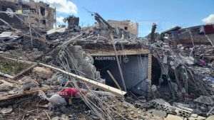 Lovituri israeliene asupra Beirutului şi evacuări extinse în sudul Libanului