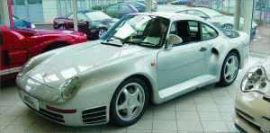 Conform presei germane, datoriile "Porsche" însumează circa 14 miliarde euro. 