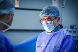 Cum sunt afectate creierul şi coloana vertebrală de sedentarism, alimentaţie, poluare şi tehnologie