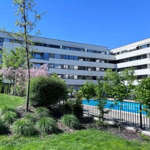 Sondaj Atria Urban Resort: „Familiile tinere pun tot mai mult accent pe spaţiile verzi şi siguranţă”