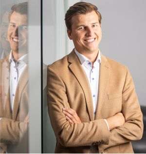 Investiţiile selective şi tehnologia vor redefini piaţa acoperişurilor metalice în următorii ani