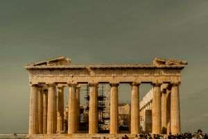 Furtună de nisip african şi ploi torenţiale perturbă transportul în Grecia