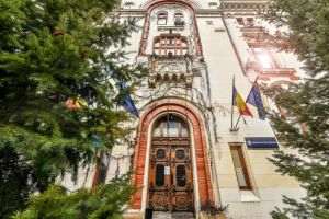 Ministerul Educaţiei a absorbit aproape jumătate din fondurile PNRR destinate sistemului de învăţământ