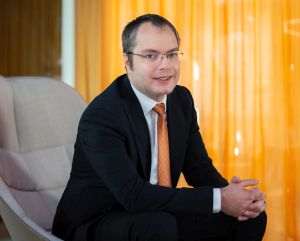 2025 - anul contrastelor în imobiliare; Creşteri pe industrial şi retail, prudenţă pe birouri