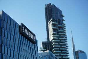 Reuters: Samsung SDI va furniza baterii pentru maşinile electrice Mercedes-Benz