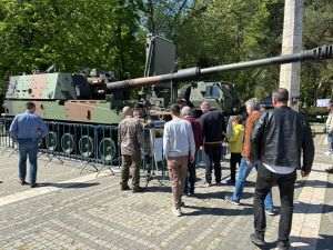 Obuzierul K9 „Tunet”, prezentat pentru prima dată la Ziua Forţelor Terestre Române