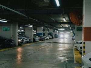 Bloomberg: Sectorul auto german face apel la detensionarea disputei tarifare dintre SUA şi UE