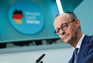 Friedrich Merz spune că nu renunţă la colaborarea cu Trump