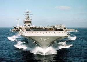 Portavionul „Charles de Gaulle” traversează Canalul Suez şi intră în Marea Roşie