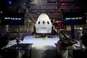 CNBC: Speculaţiile privind fuziunea SpaceX-Tesla se intensifică înaintea listării companiei spaţiale la Nasdaq