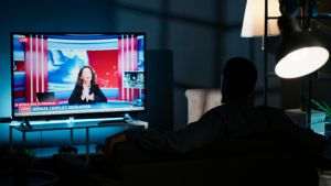 Profit record: Noul televizor TCL domină piaţa în 2026
