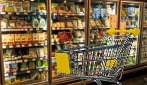 Sectorul agroalimentar din Franţa denunţă ”dogma preţurilor mici” din supermarketuri