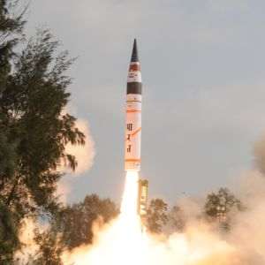 The Telegraph: Iranul a lansat rachete balistice către baze militare americane din zona Golfului Persic
