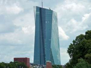 BERD se aşteaptă la un declin de 0,2% al PIB-ului României în acest an