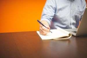 Guvernul acordă o majorare salarială de 40% pentru personalul PNRR