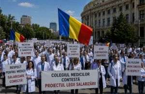 Colegiul Medicilor contestă proiectul Legii salarizării şi cere majorarea coeficienţilor pentru toate categoriile de medici