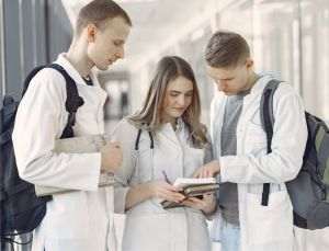 Society of Resident Doctors Accuses System of Exhausting Young Doctors