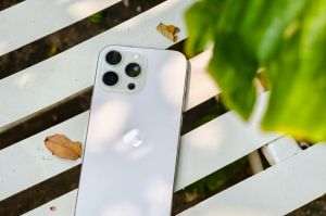 iPhone 16 Pro Max vs rivalii: Schimbarea majoră de pe piaţă