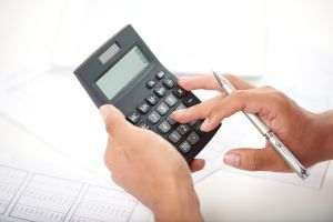 INS: Câştigul salarial mediu net, în aprilie, mai mic cu 1,6%, faţă de martie