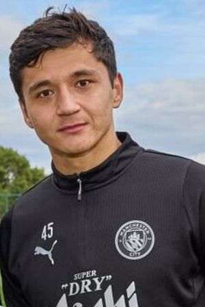 Uzbecul Khusanov i-a oferit un tricou cameramanului pe care l-a lovit la meciul cu Columbia