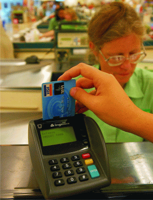 Visa Europe, cel mai mare sistem de plăţi din Europa, a înregistrat o creştere cu 14% a numărului de tranzacţii în perioada aprilie - iunie 2009.