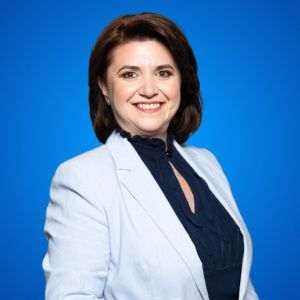 Monica Anisie revine la Educaţie după aproape şase ani; poziţia sa în PNL rămâne fragilă