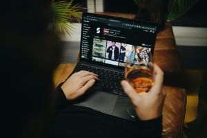 Bloomberg: ByteDance caută un împrumut offshore de 20 de miliarde de dolari pentru investiţii în IA