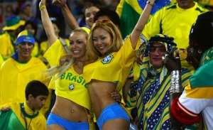 Revoluţia călcâiului şi întoarcerea lui Neymar