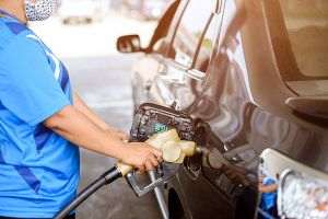 Chevron avertizează că ieftinirea benzinei nu va fi imediată