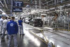 Volkswagen pregăteşte cea mai amplă reorganizare din istoria sa