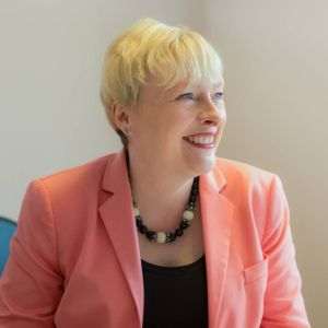 Sursă foto: Facebook / Angela Eagle; Secretara de stat pentru Securitate în Marea Britanie