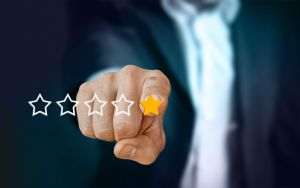 Surse media: Fitch şi Moody's evaluează economia României, iar retrogradarea la "junk" ar scumpi împrumuturile statului