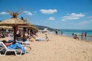 Spania vrea să extindă interdicţia fumatului pe terase şi plaje