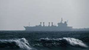 Reuters: Un petrolier sancţionat din „flota fantomă” a Rusiei, verificat de o misiune UE în Marea Mediterană