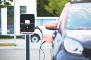 APIA: Înmatriculările de autoturisme noi scad cu 28,2% în iulie, dar maşinile electrice cresc cu 58%