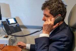 Nicuşor Dan: „Dacă Parlamentul adoptă legea privind decarbonizarea în forma actuală, voi solicita reexaminarea”