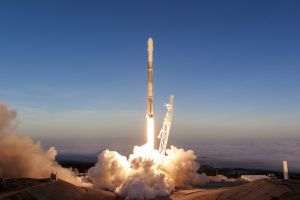 CNBC: Acţiunile SpaceX revin aproape de preţul de 135 de dolari de la listarea la bursă