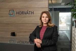 Studiu Horvath: Companiile îşi recalibrează forţa de muncă la nivel global