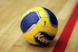 Handbal masculin: Dinamo Bucureşti a învins pe Benfica Lisabona